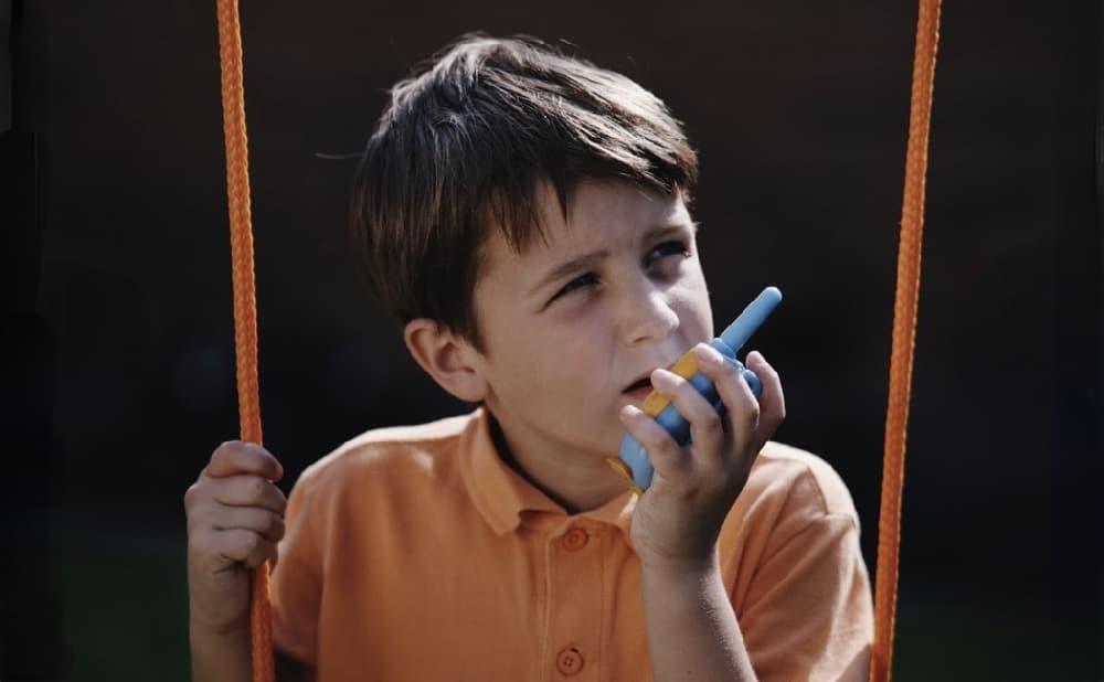 The important Role of Walkie Talkies In Protecting Children's Safety